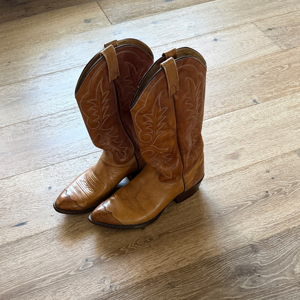 Women's Tan Western Cowboy Boots - Classic Leather Pull-On